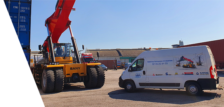 Reach Stacker et un camion au couleur de MPI